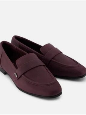 Toms Lynette Blackberry Burgundy Slip-On Penny Loafers Size 5